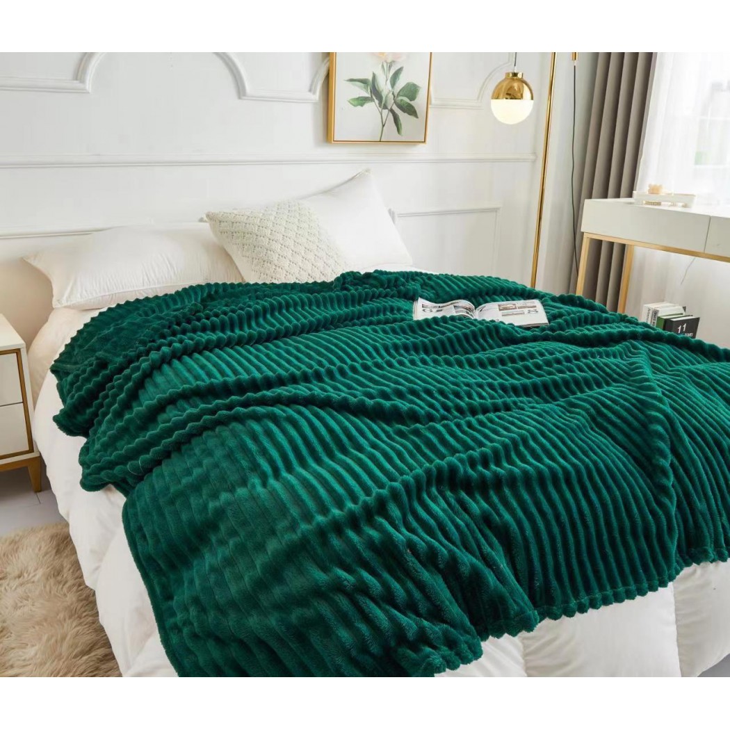 Patura cocolino pufoasa 200x230 cm cu dungi cod DP08